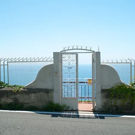 Il Nido Del Gabbiano فندق مبيت وإفطار Vietri
