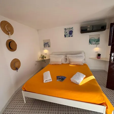 Il Nido Del Gabbiano Bed & Breakfast 3*