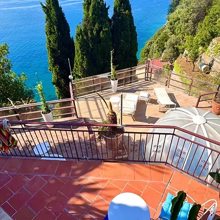 Il Nido Del Gabbiano Bed & Breakfast Vietri